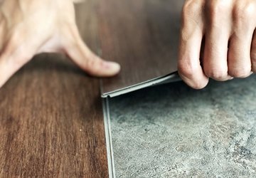 Comment poser des dalles et des lames à clipser ?
